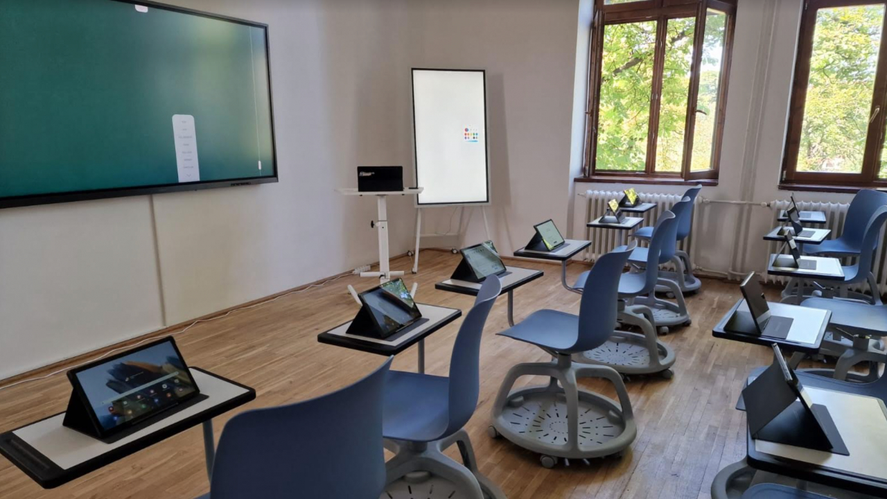 Samsung dotează săli de clasă cu echipamente. Centru educațional la Oradea