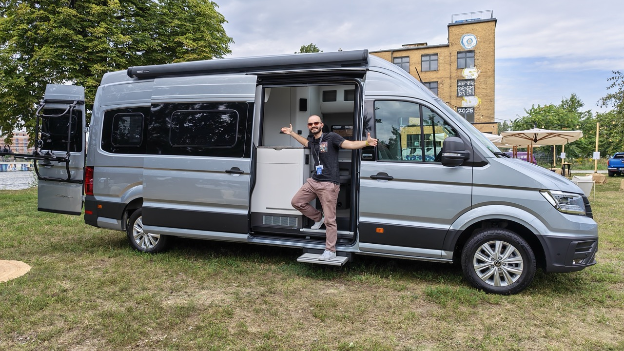 Volkswagen California - gama de campere care-ți aduce casă, masă și mașină într-un singur loc