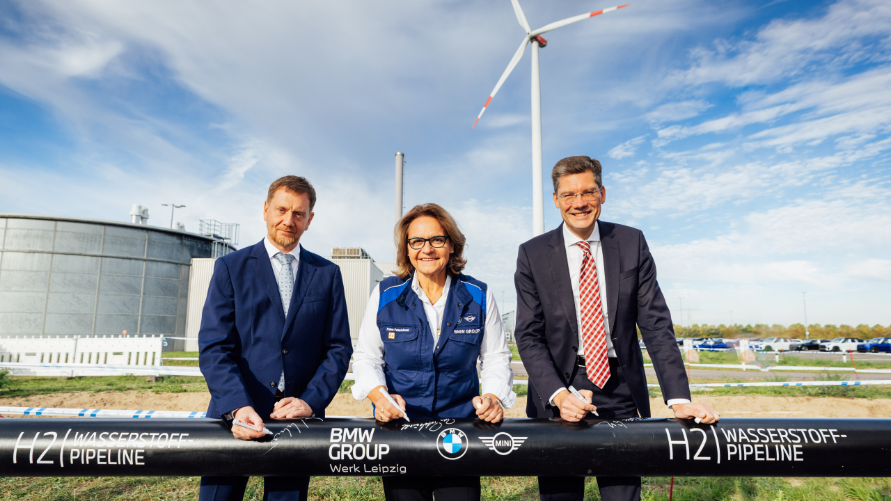 BMW prezintă prima fabrică din lume conectată direct la o rețea de hidrogen