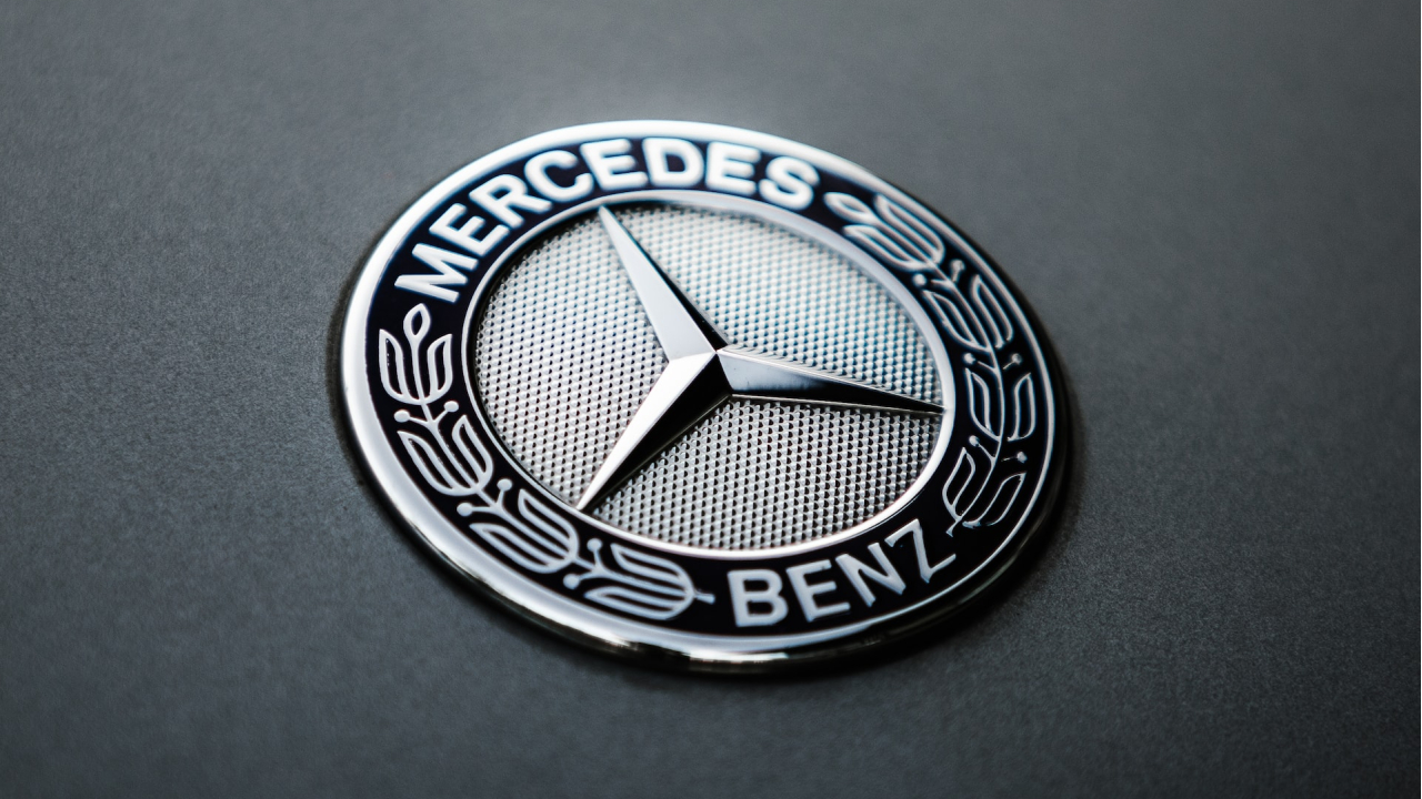 Mercedes-Benz begins building a new battery-recycling plant in Germany