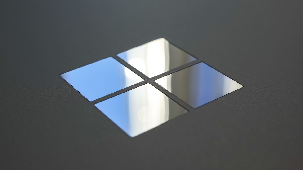 Microsoft accelerează tranziția energetică, încurajează grija față de mediu