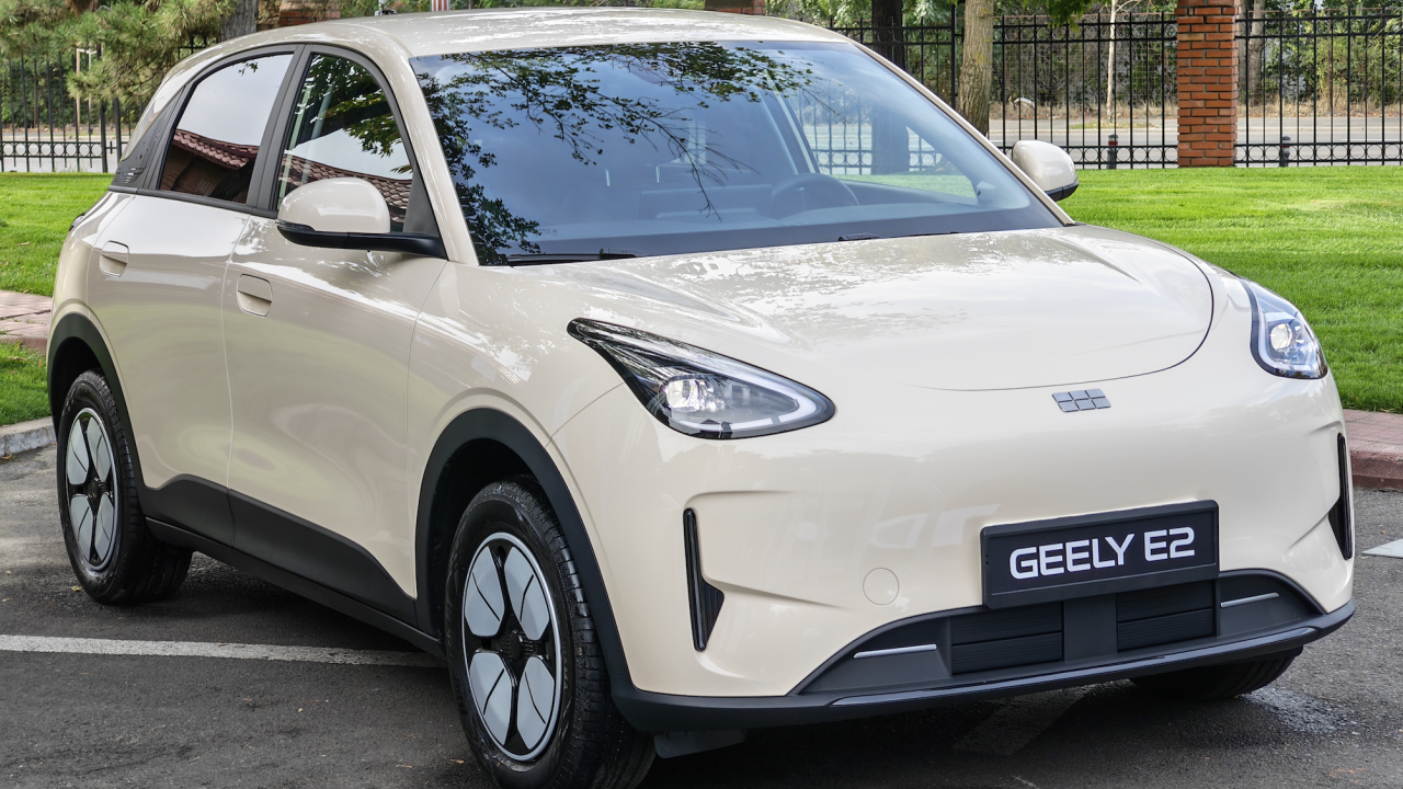 Am văzut Geely E2 și e cel mai practic model electric pentru oraș