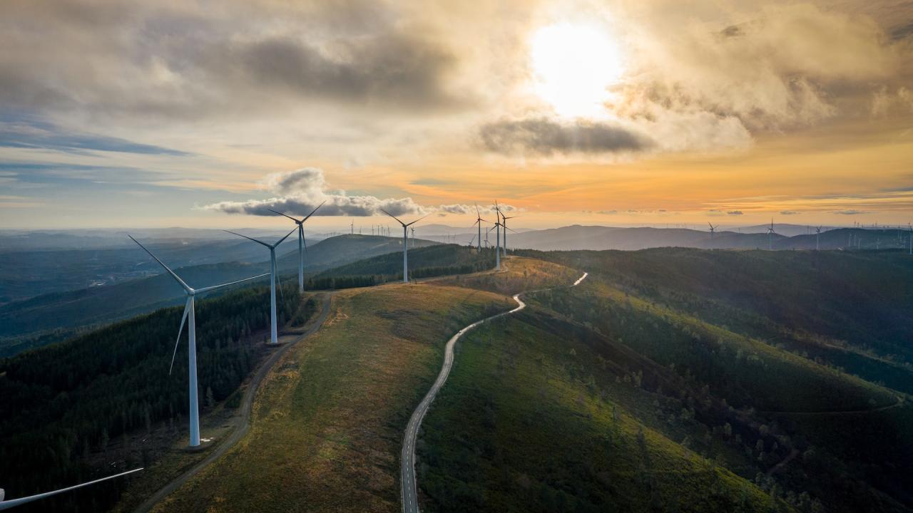 Between EUR 20,000 and up to EUR 45 M per project for green energy and recycling