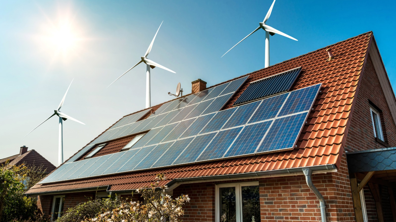 Românii, tot mai atrași de energia regenerabilă în 2023