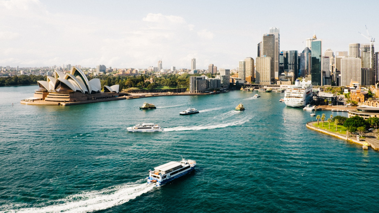 Australia pledges to reduce greenhouse emissions by the end of the decade