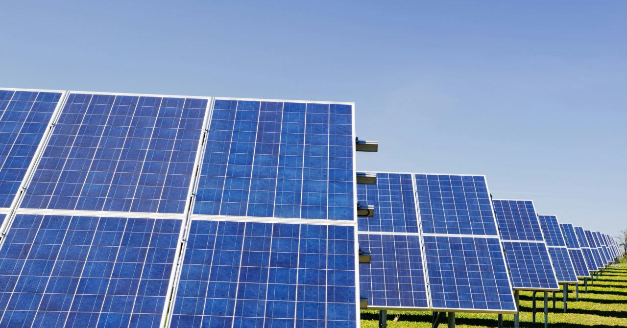Investiție în compania care oferă panouri solare pe bază de abonament