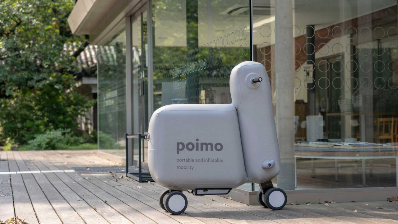 Poimo, trotineta electrică gonflabilă pe care o poți lua în rucsac