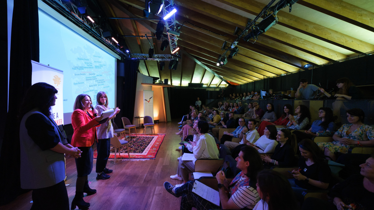 Două inovatoare sociale primesc bursă Ashoka Fellowship pentru următorii 3 ani