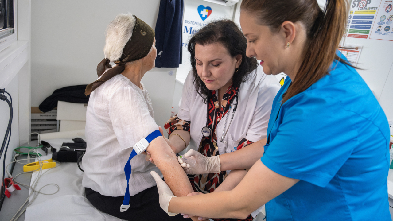 Servicii medicale gratuite pentru comunități vulnerabile. Unde ajunge Caravana cu Sănătate
