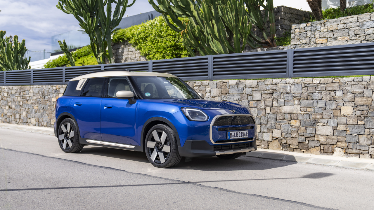 MINI Countryman E, peste 500 km autonomie datorită bateriilor siliciu-carbon