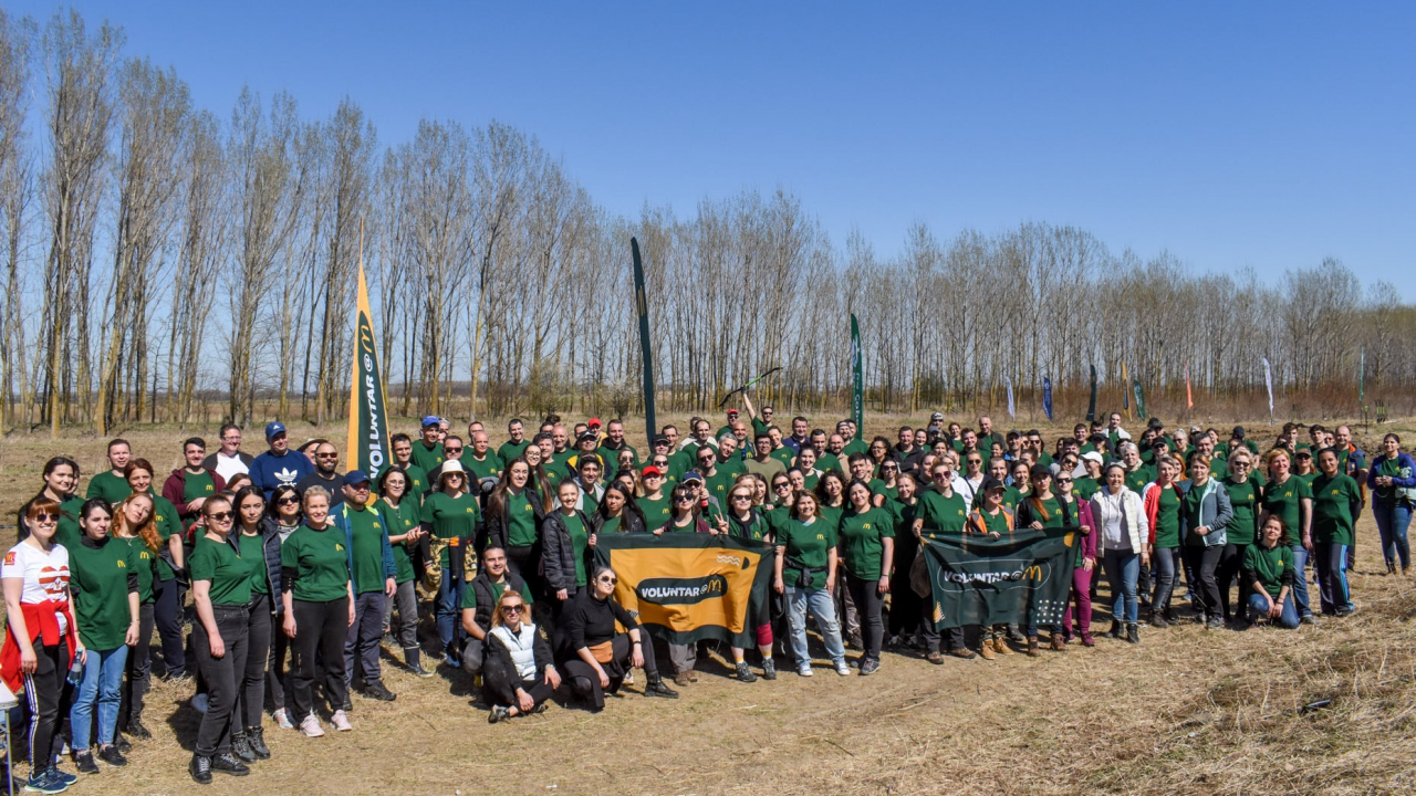 Voluntarii McDonald’s România plantează 4.800 de puieți alături de Viitor Plus