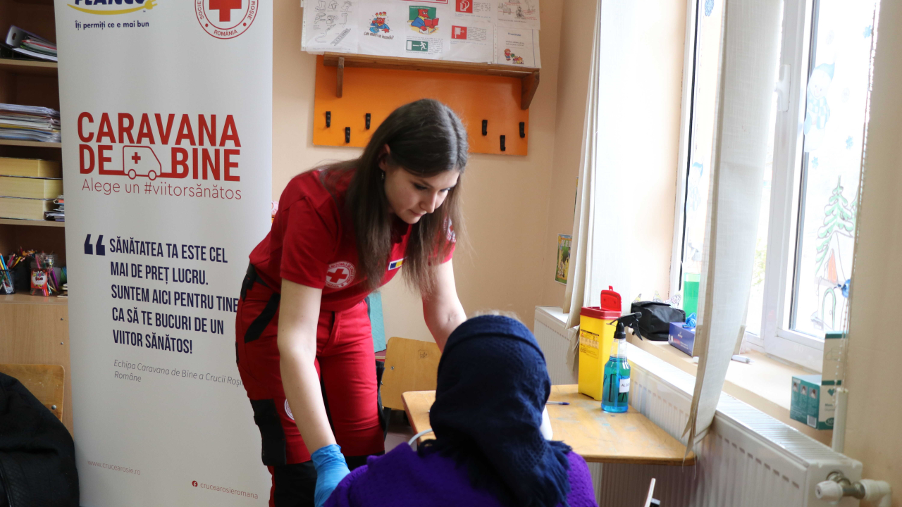 Flanco și Crucea Roșie din România: peste 800 consultații gratuite la Caravana de Bine