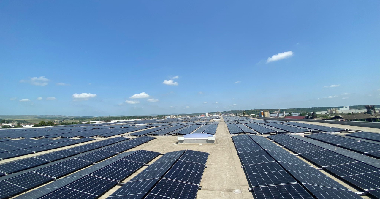 Simtel montează cea mai mare centrală fotovoltaică pe o clădire din România
