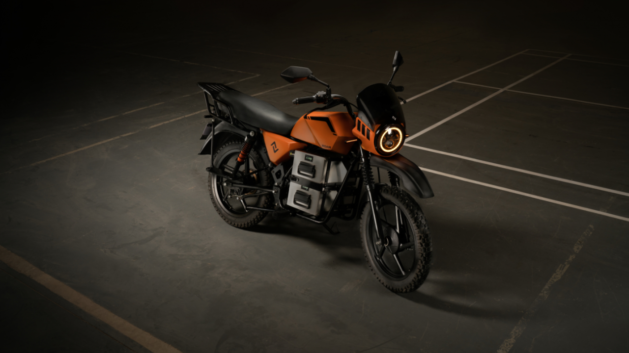 Roam, motocicleta electrică accesbilă pentru un transport pe două roți mai verde