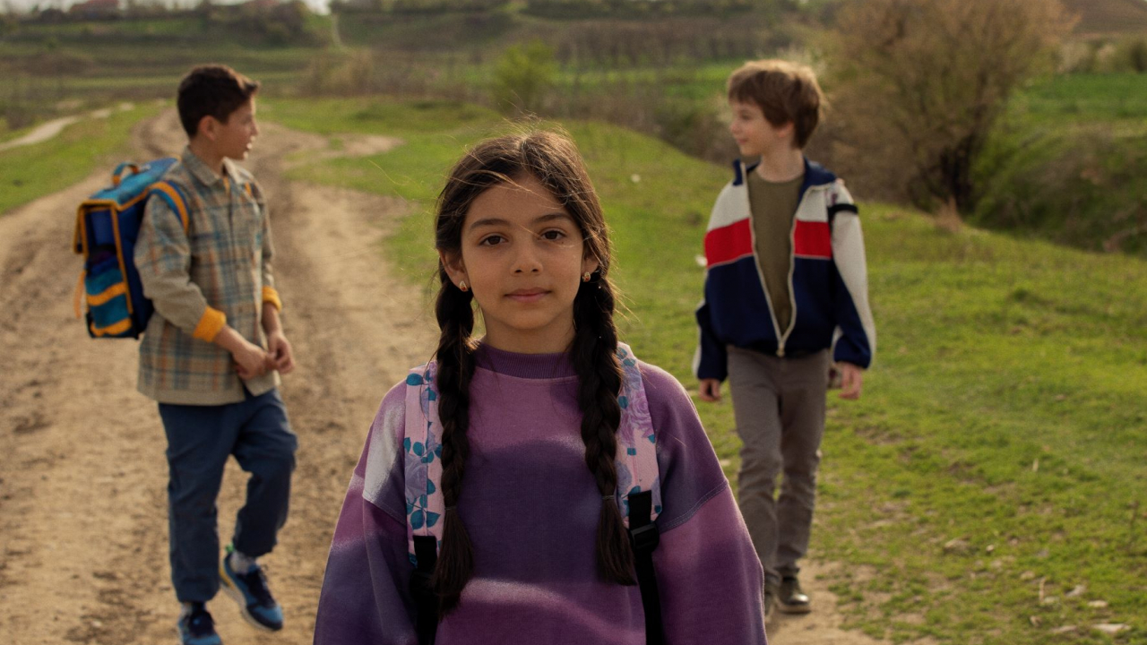 Nouă ne pasă: clienții eMAG au donat peste 5.900 de ore de educație remedială