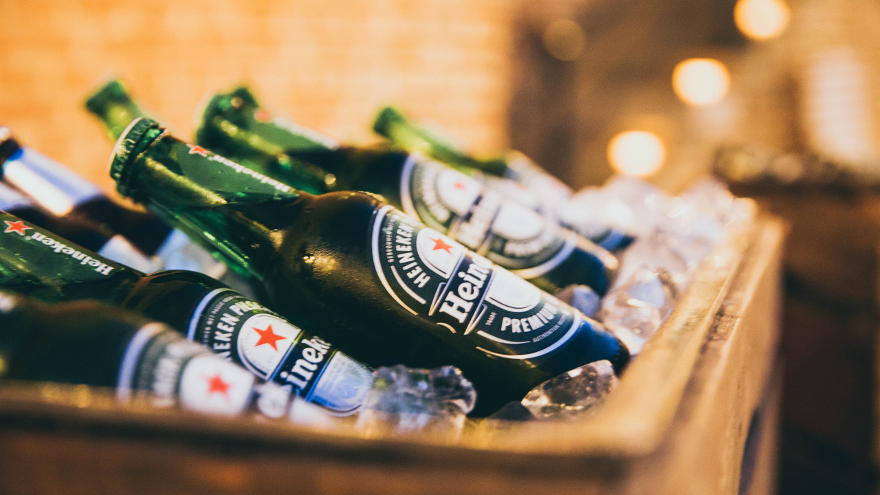 Heineken va lucra cu furnizorii pentru a-i ajuta să-și reducă amprenta de carbon