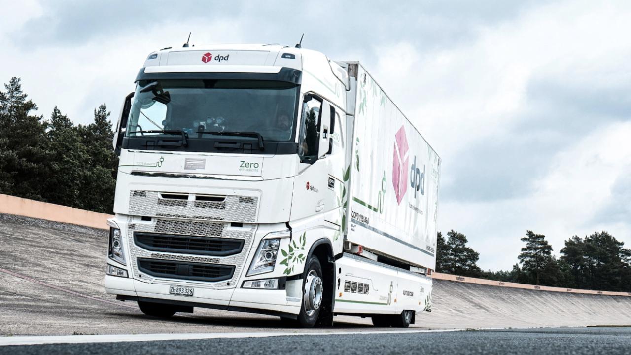 The truck that can make very long-distance cargo transport possible