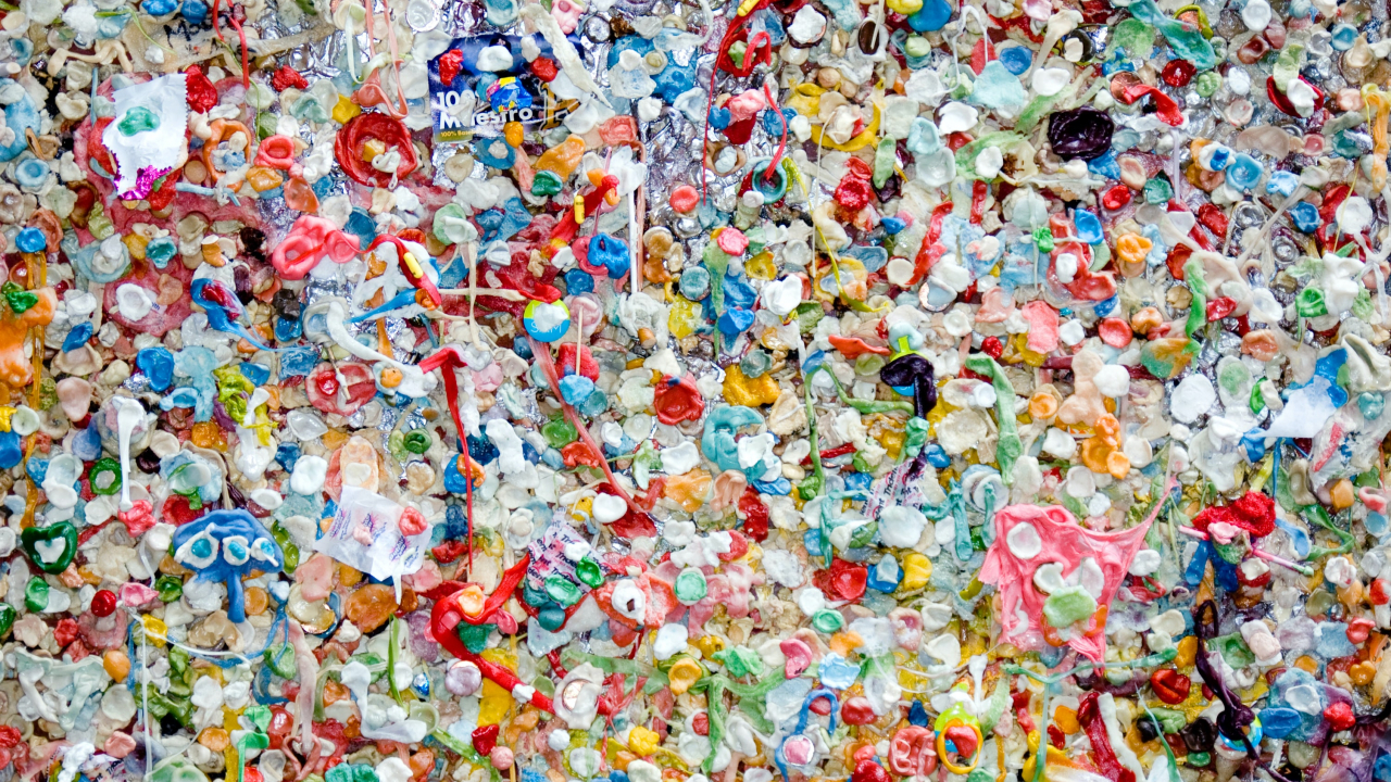 Plastic bricks, the latest trend in constructions