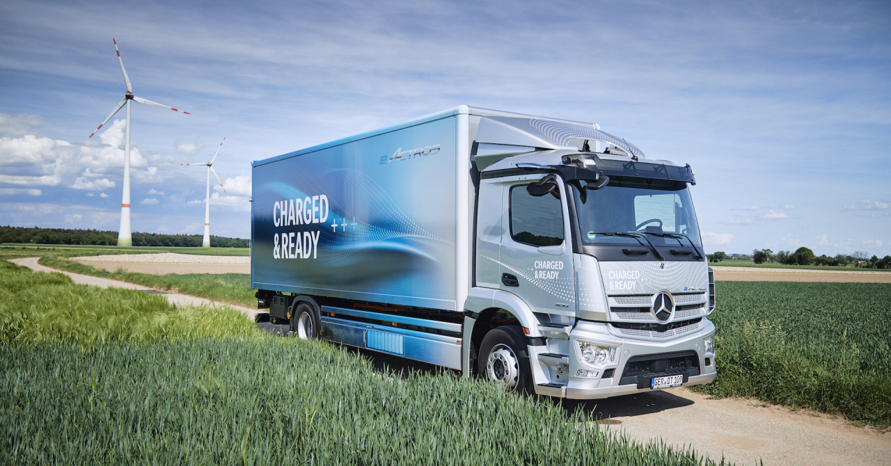Daimler, new long-distance electric trucks for greener shipping