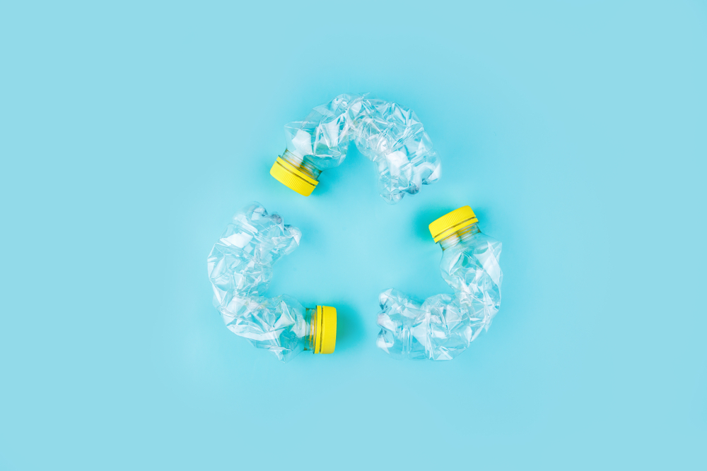 Amazon investește milioane de dolari în reciclarea și sortarea plasticului