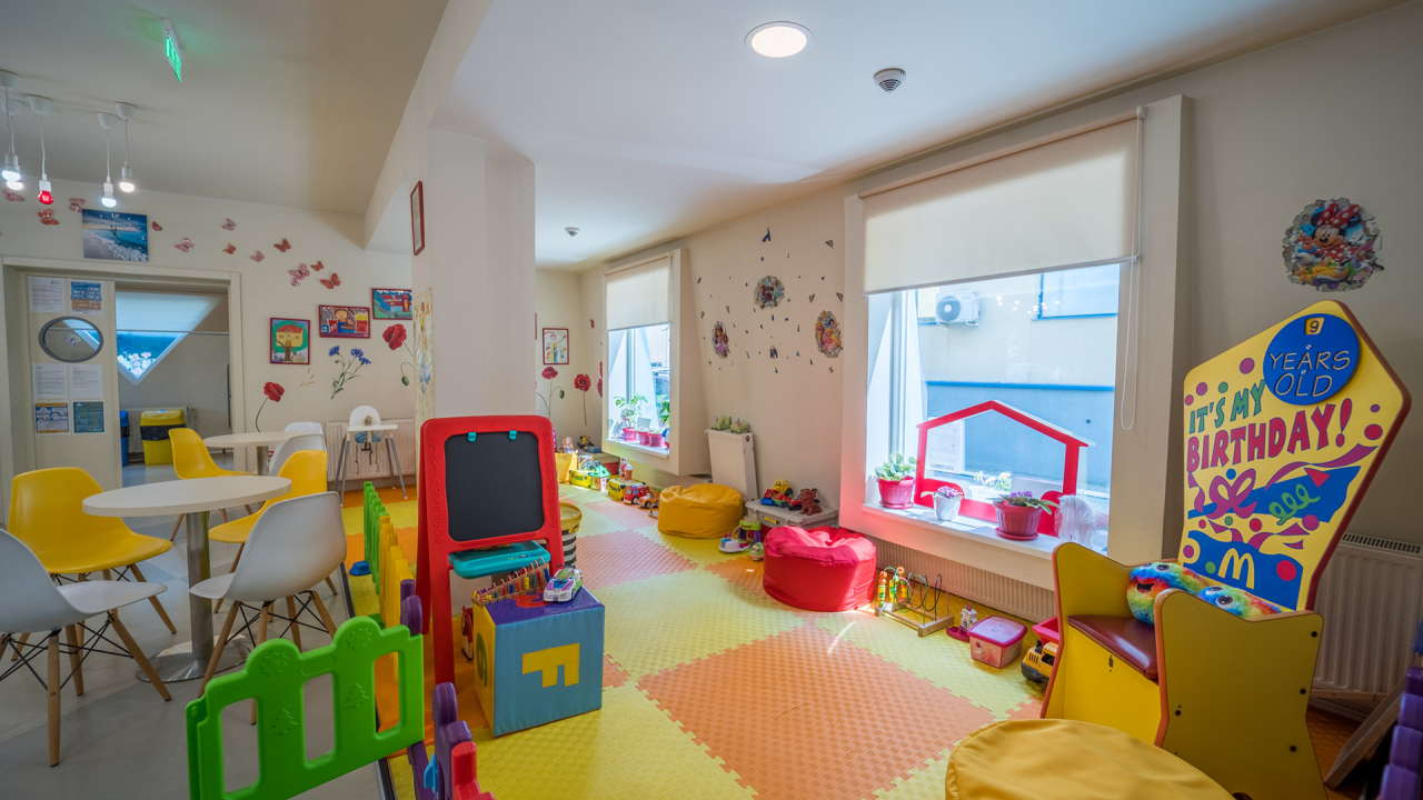 Fundația Ronald McDonald, la 25 de ani în România: peste 22.000 de părinți găzduiți în ”casa departe de casă”