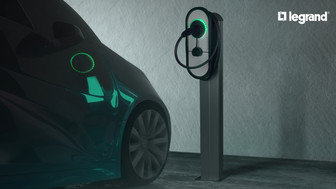 Nou model de stație pentru încărcarea mașinilor electrice acasă de la Legrand