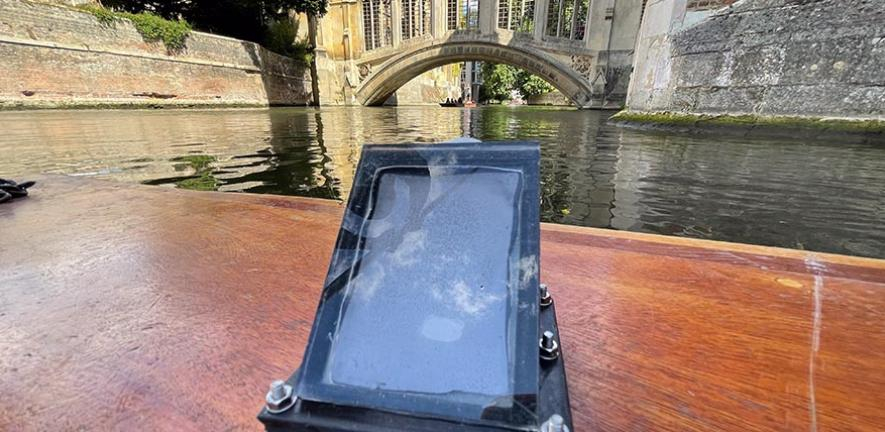 This new device uses sunlight to produce clean hydrogen and clean drinking water