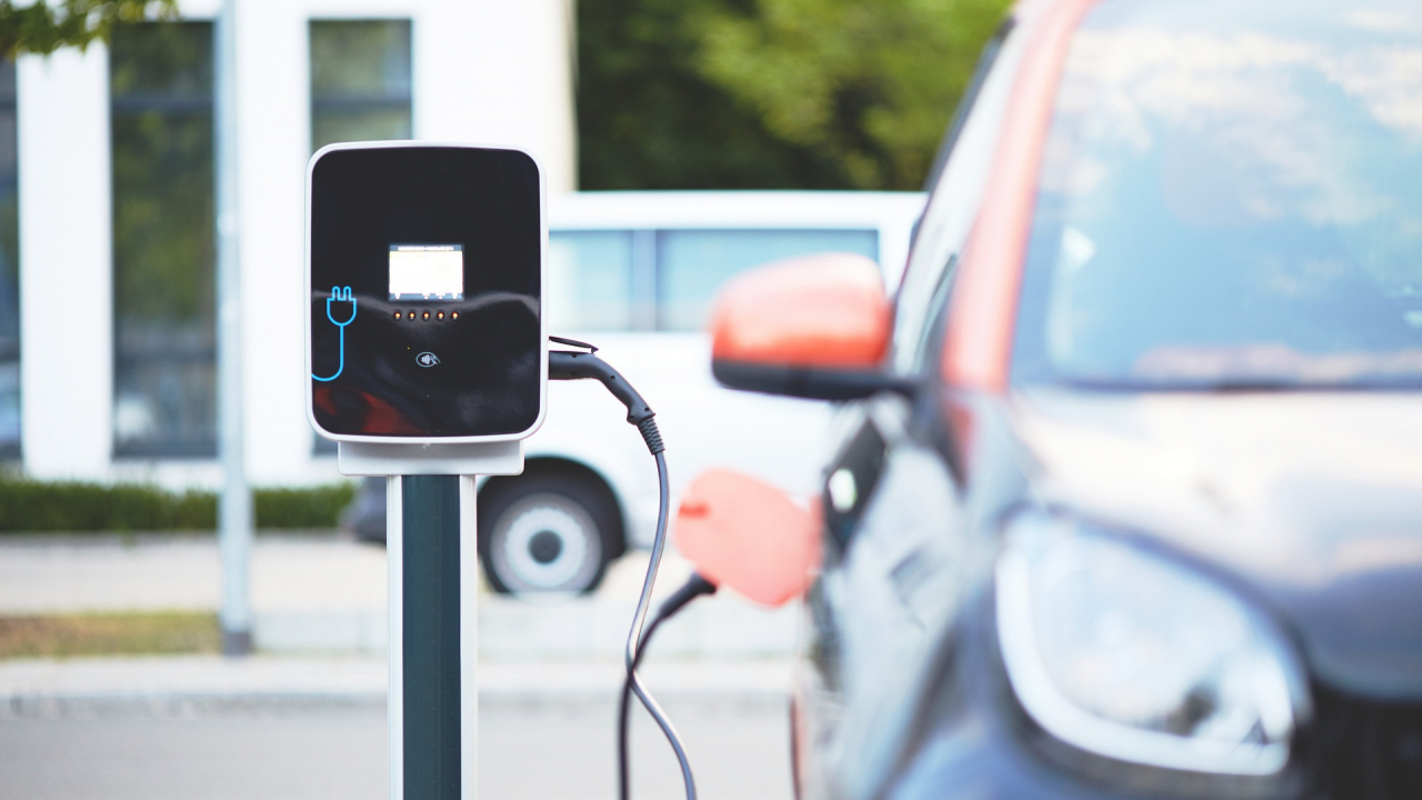9 din 10 mașini vândute în 2035 în Europa vor fi electrice. Piața va exploda