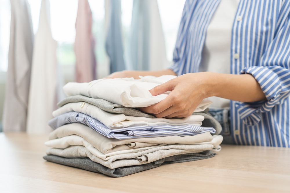 Reciclare haine - Ghid complet pentru gestionarea sustenabilă a hainelor second-hand