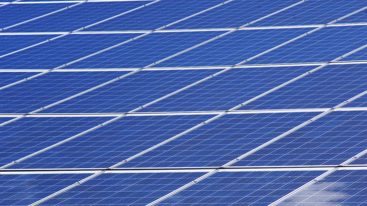 OMV Petrom, investiție de peste 400 mil. euro pentru energia solară din România