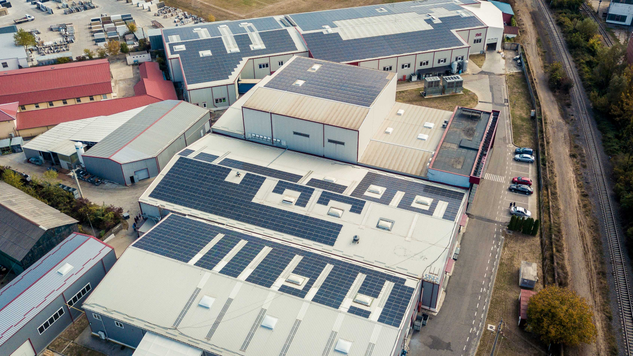 Bento semnează un parteneriat cu care intră pe piața națională a energiei solare