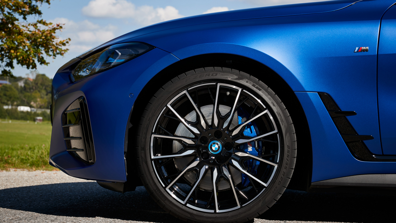 BASF and BMW Group rely on renewable raw materials for automotive coatings