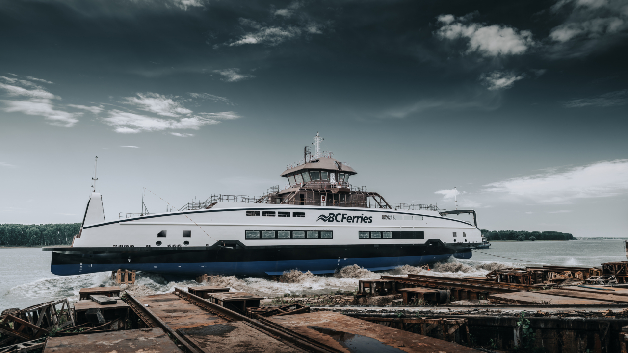 Șantierul naval din Galați lansează la apă un nou feribot hibrid-electric