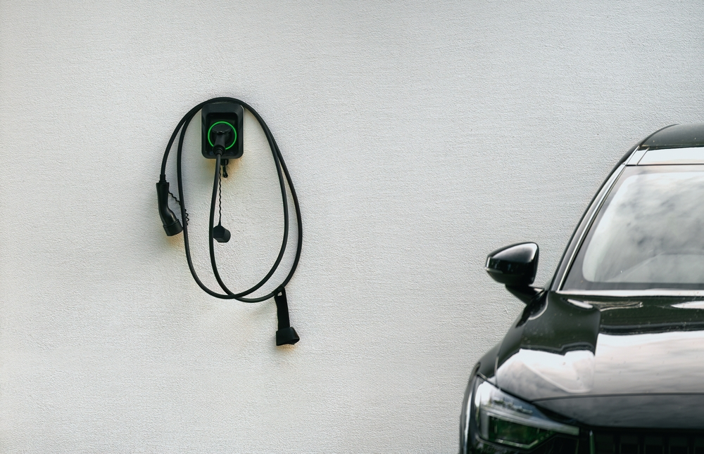 Fonduri de $45 mil pentru compania care încarcă rapid mașinile electrice