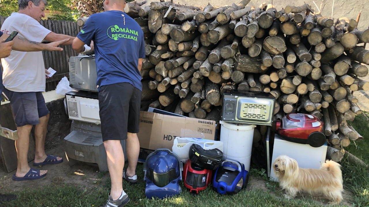 România Reciclează: scapi de electrocasnicele vechi, iar copiii învață să protejeze mediul