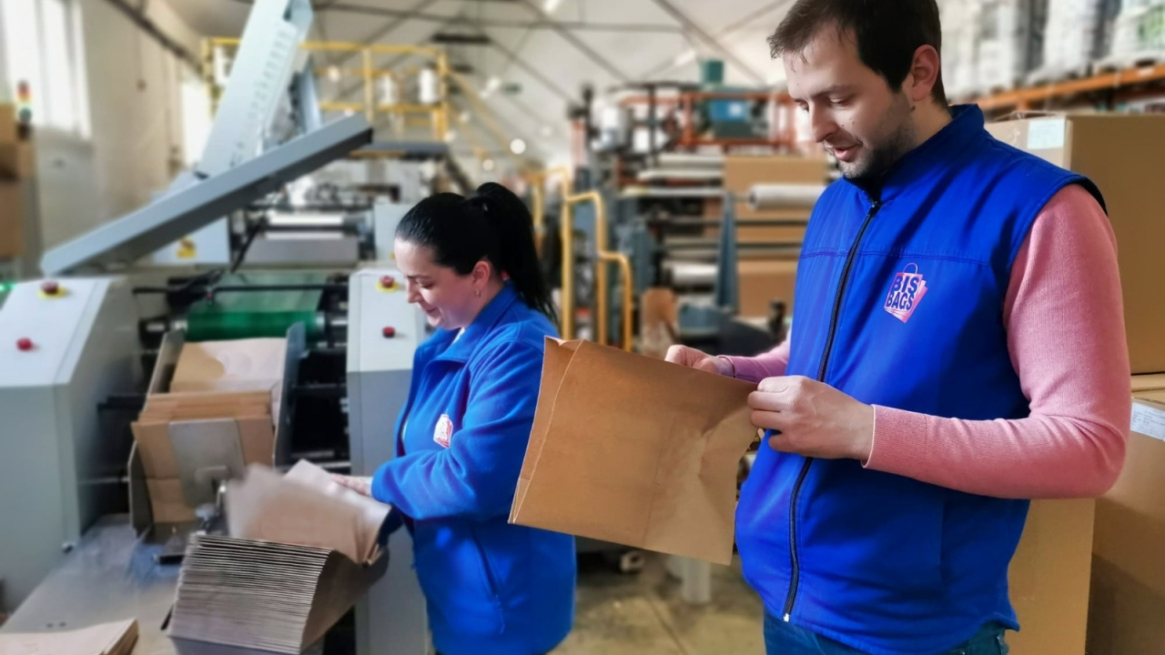 BisBags investește 1,2 milioane de euro în producția de sacoșe din hârtie