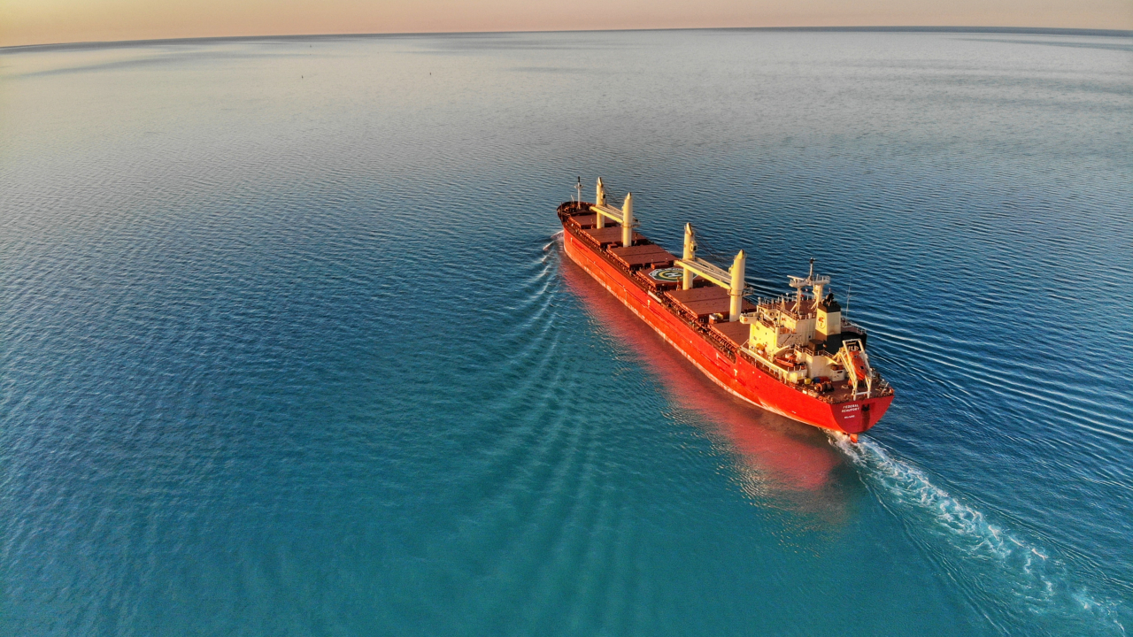 Maersk va opera nave cu metanol verde începând cu 2026
