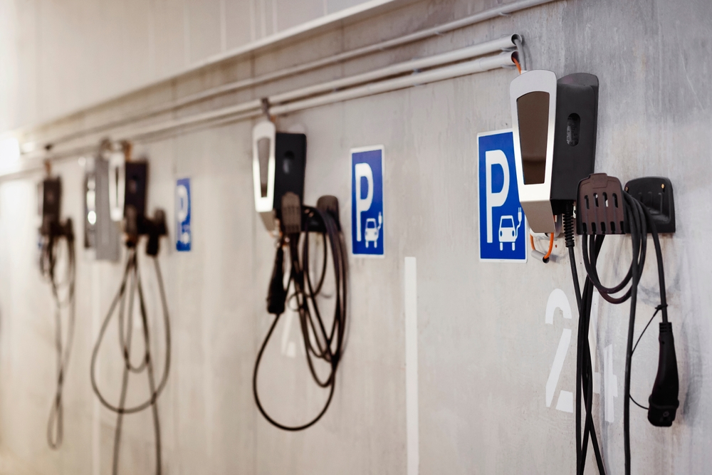 Planul Bulgariei pentru transport curat: stații de încărcare în toate gările