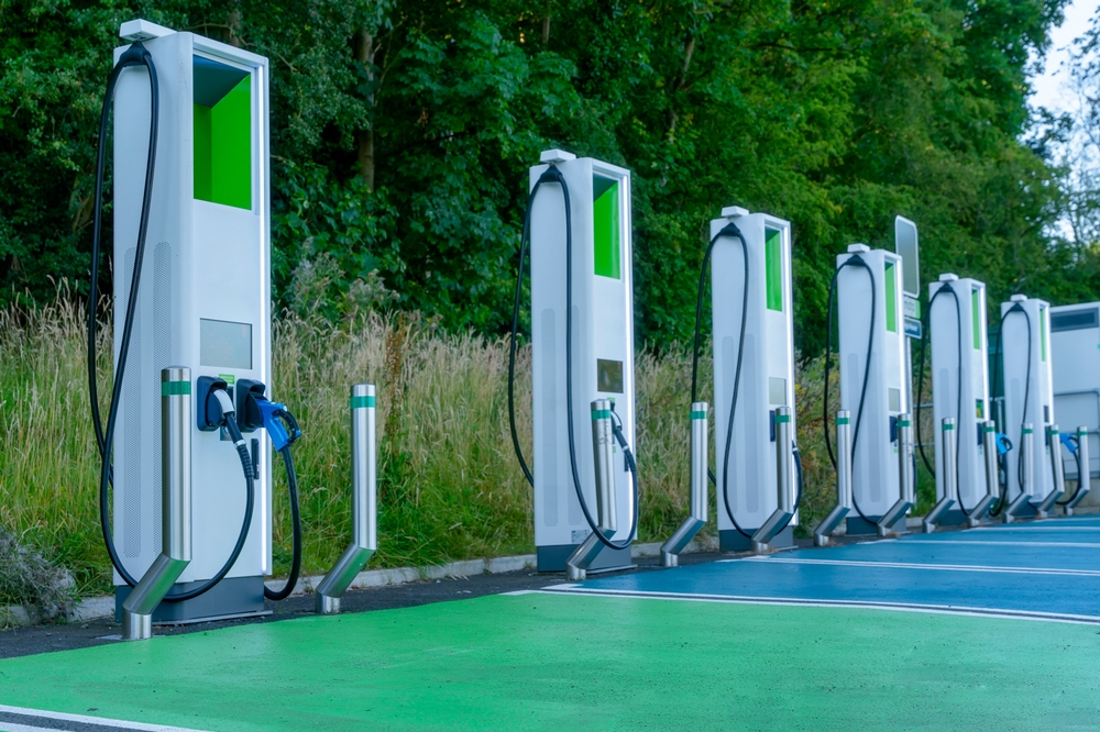 Toyota finanțează o companie care eficientizează încărcarea mașinilor electrice