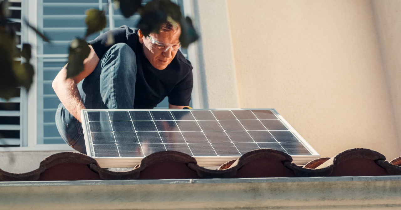 InoWatt.ro, marketplace de soluții fotovoltaice, sprijină instalatorii validați în programul Casa Verde 2023