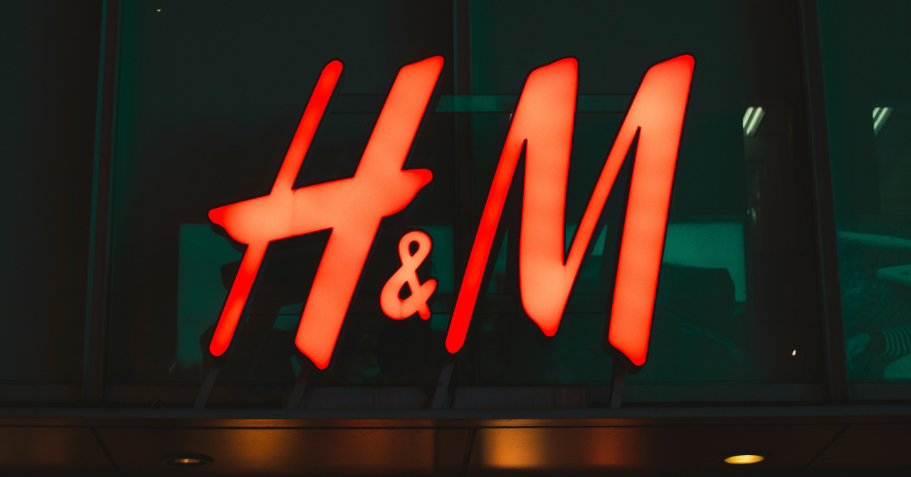 H&M și Decathlon, puși la colț de autorități pentru dezinformare ecologică