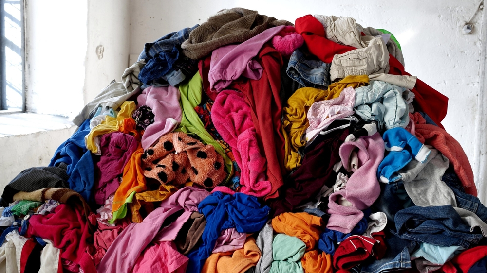 Europenii au risipit în 2020 aproape 7 milioane de tone de materiale textile