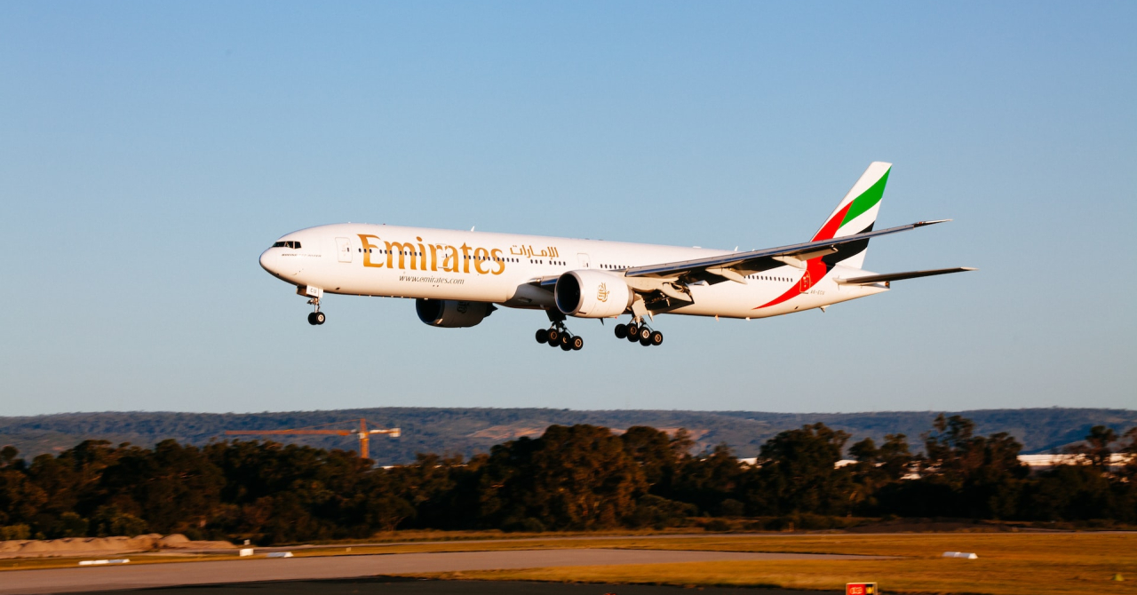 Emirates ar putea realiza curând primul zbor experimental cu 100% SAF