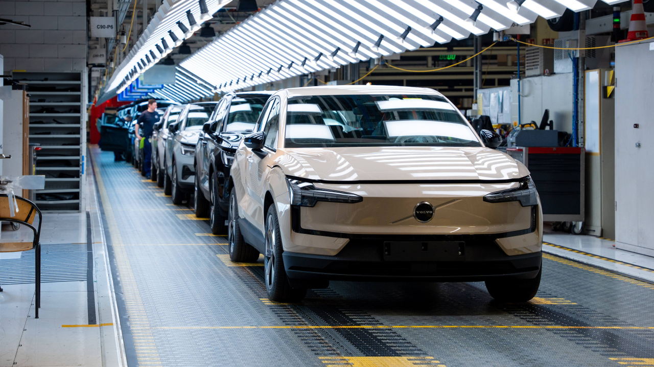 Volvo începe producția în Europa a unui model electric de succes din gamă