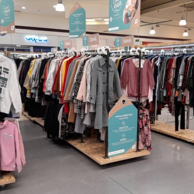 Auchan susține economia circulară cu un nou magazin de haine prepurtate