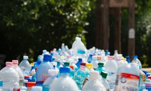 More and more people want a ban on single-use plastics around the world