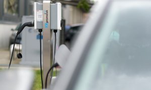 Firma clujeană care vrea să umple țara de încărcătoare pentru mașini electrice