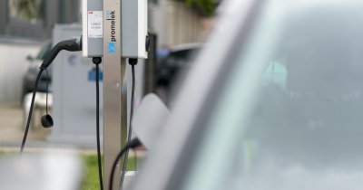 Firma clujeană care vrea să umple țara de încărcătoare pentru mașini electrice