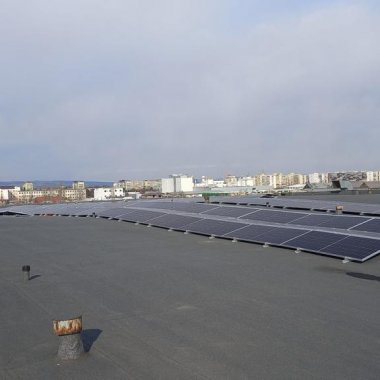 Distribuitorul Aquila, 100.000 de euro într-o centrală fotovoltaică