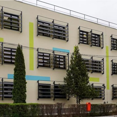 Renovated school in Romania at almost zero energy consumption standards (nZEB)
